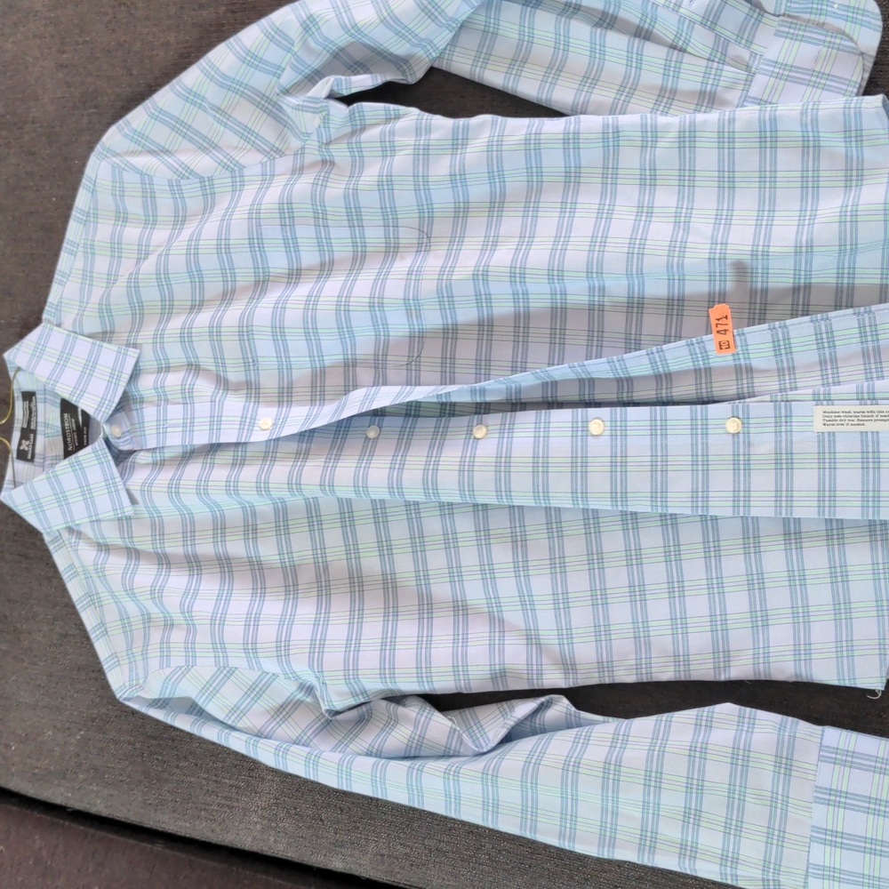 Nordstrom men's dress shirt. Size 32-33